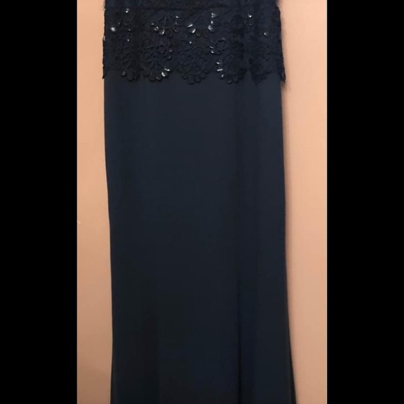 Dress - Picture 2 of 10